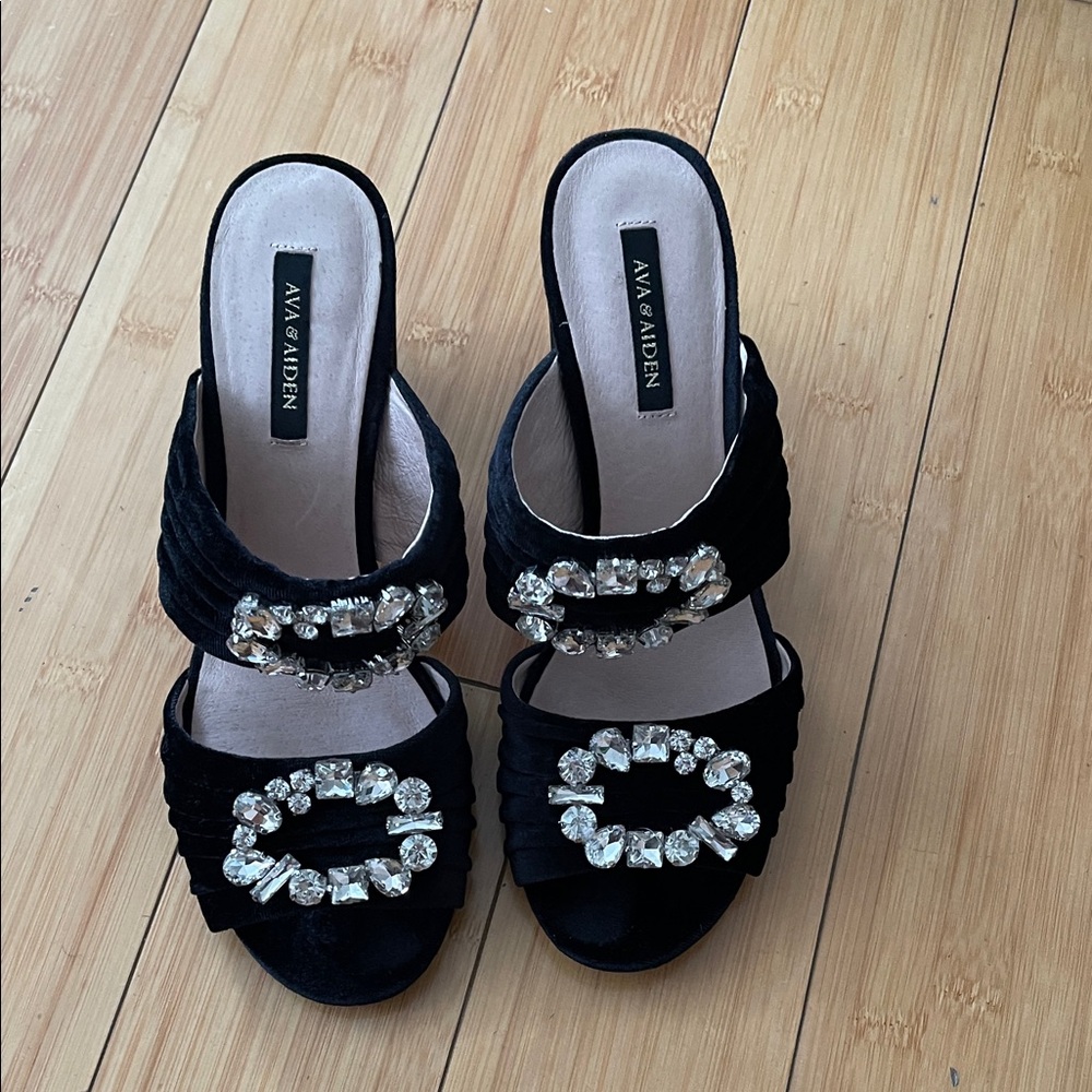 Women Ava & Aiden Black Crystal Embellished Block Heels Black Velvet Sandals 7.5